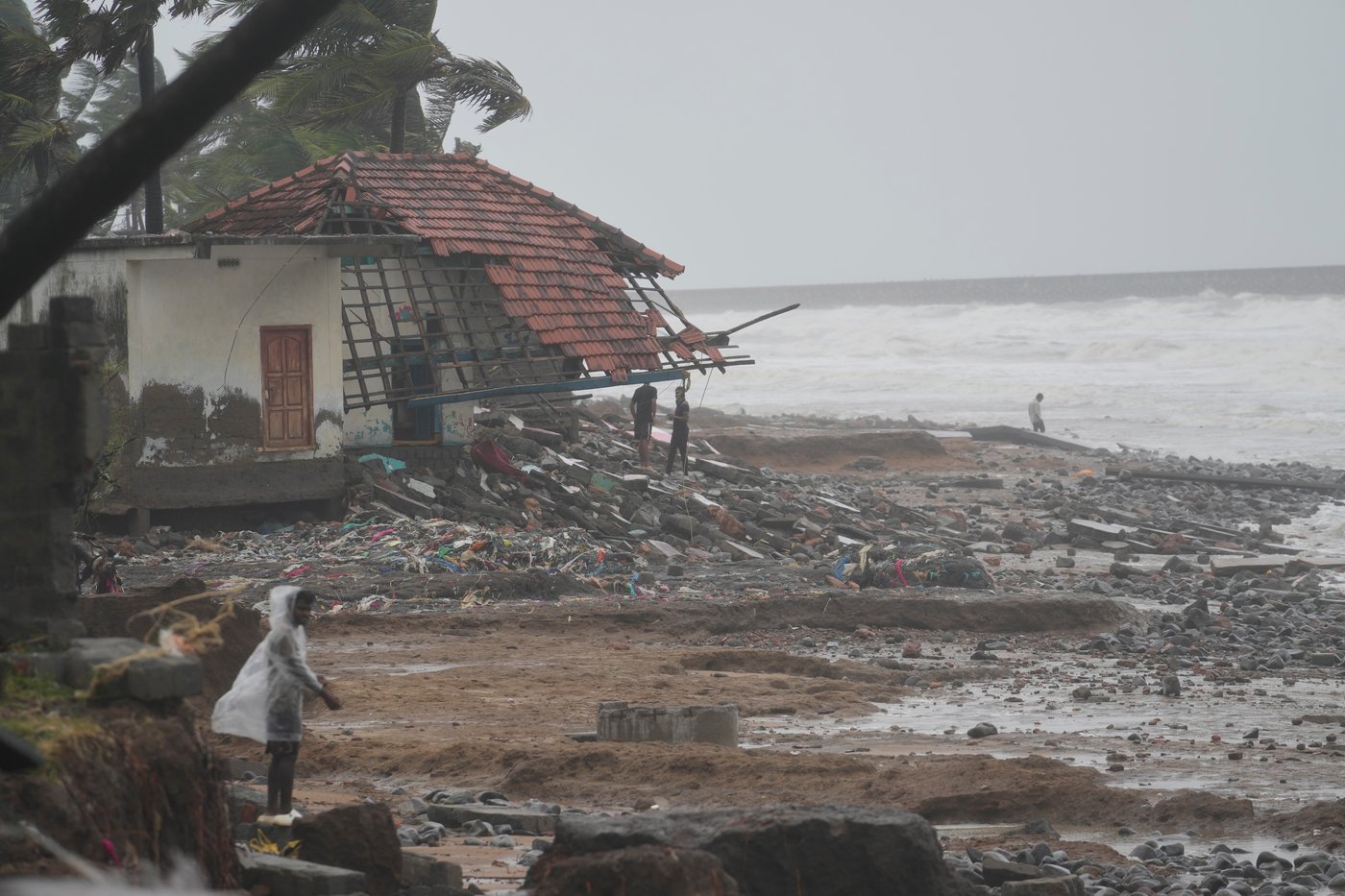 Cyclone damages homes and farmland in eastern India and kills at least 3 people | iNFOnews.ca Cyclone damages homes and farmland in eastern India and kills at least 3 people | iNFOnews.ca