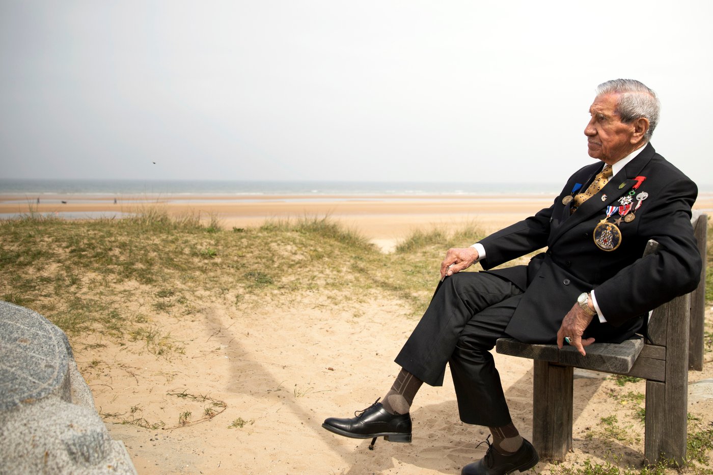 D-Day veteran Charles Shay, who saved lives on Omaha Beach, dies at 101 in France | iNFOnews.ca