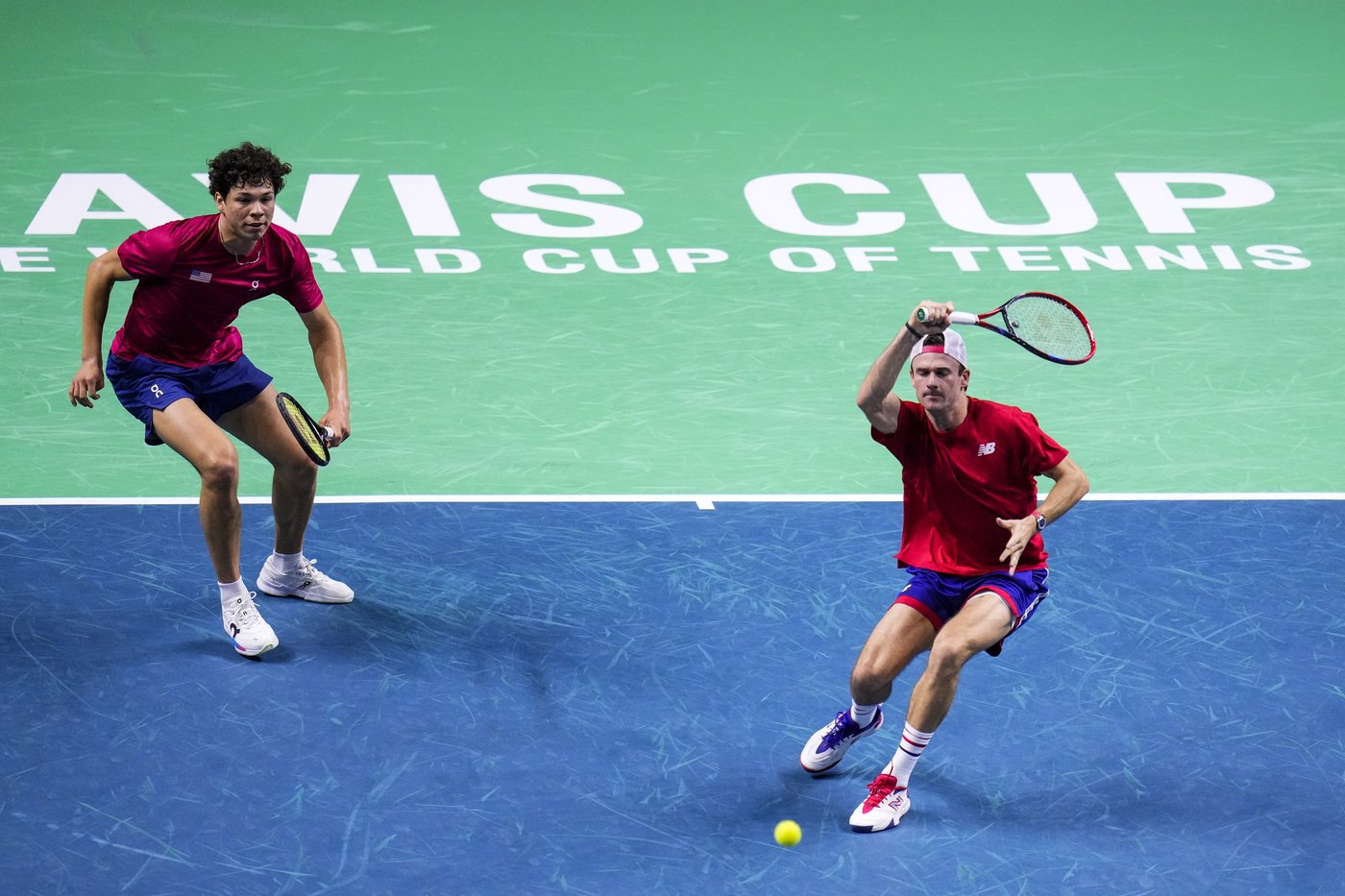 US Davis Cup captain Bob Bryan's last-minute doubles switch doesn't work in loss to Australia | iNFOnews.ca