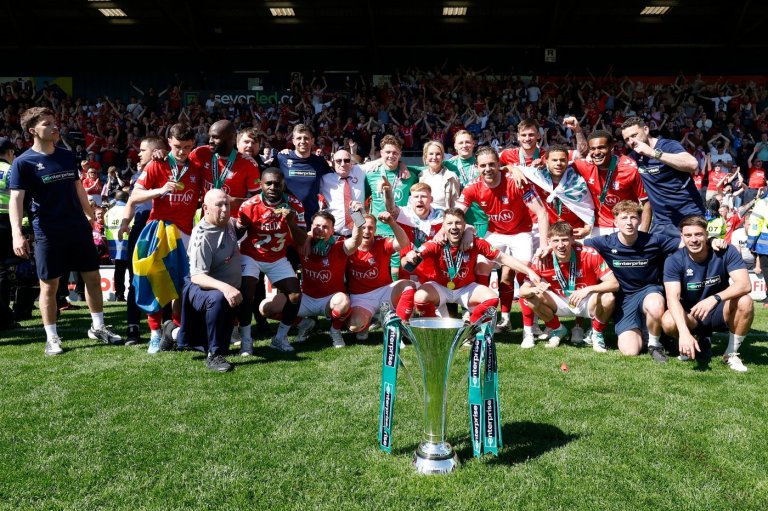 York wins promotion to English Football League after extraordinary late drama at Rochdale | iNFOnews.ca