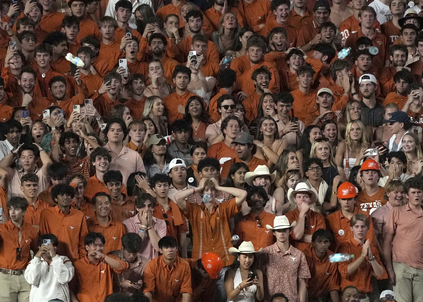 Total number of Texas fans caught and punished for throwing bottles in Georgia game: Zero | iNFOnews.ca Total number of Texas fans caught and punished for throwing bottles in Georgia game: Zero | iNFOnews.ca