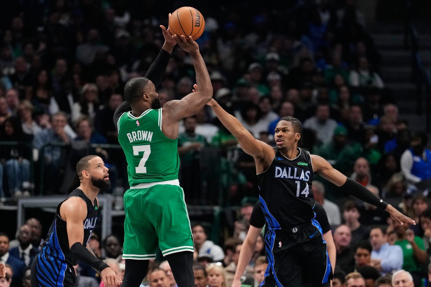 Jaylen Brown leads Celtics over Mavs 110-100 despite Flagg's latest record for teenager | iNFOnews.ca