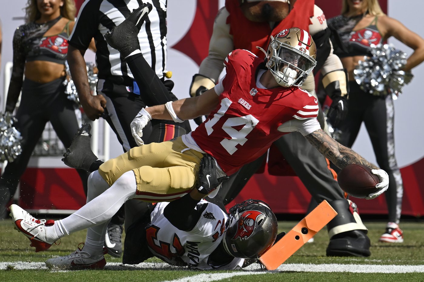 Purdy's big 4th quarter helps the 49ers overcome their mistakes and beat the Bucs | iNFOnews.ca