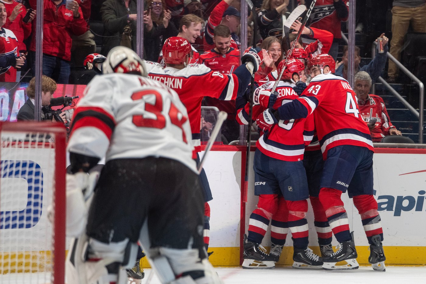 Ryan Leonard scores highlight-reel goal, leads the Capitals over the Devils 4-2 | iNFOnews.ca