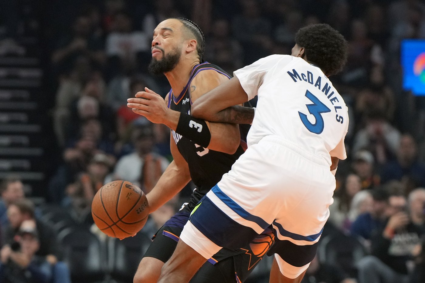 Gone in 49.3 seconds: Suns erase 8-point deficit with stunning last-minute comeback | iNFOnews.ca Gone in 49.3 seconds: Suns erase 8-point deficit with stunning last-minute comeback | iNFOnews.ca