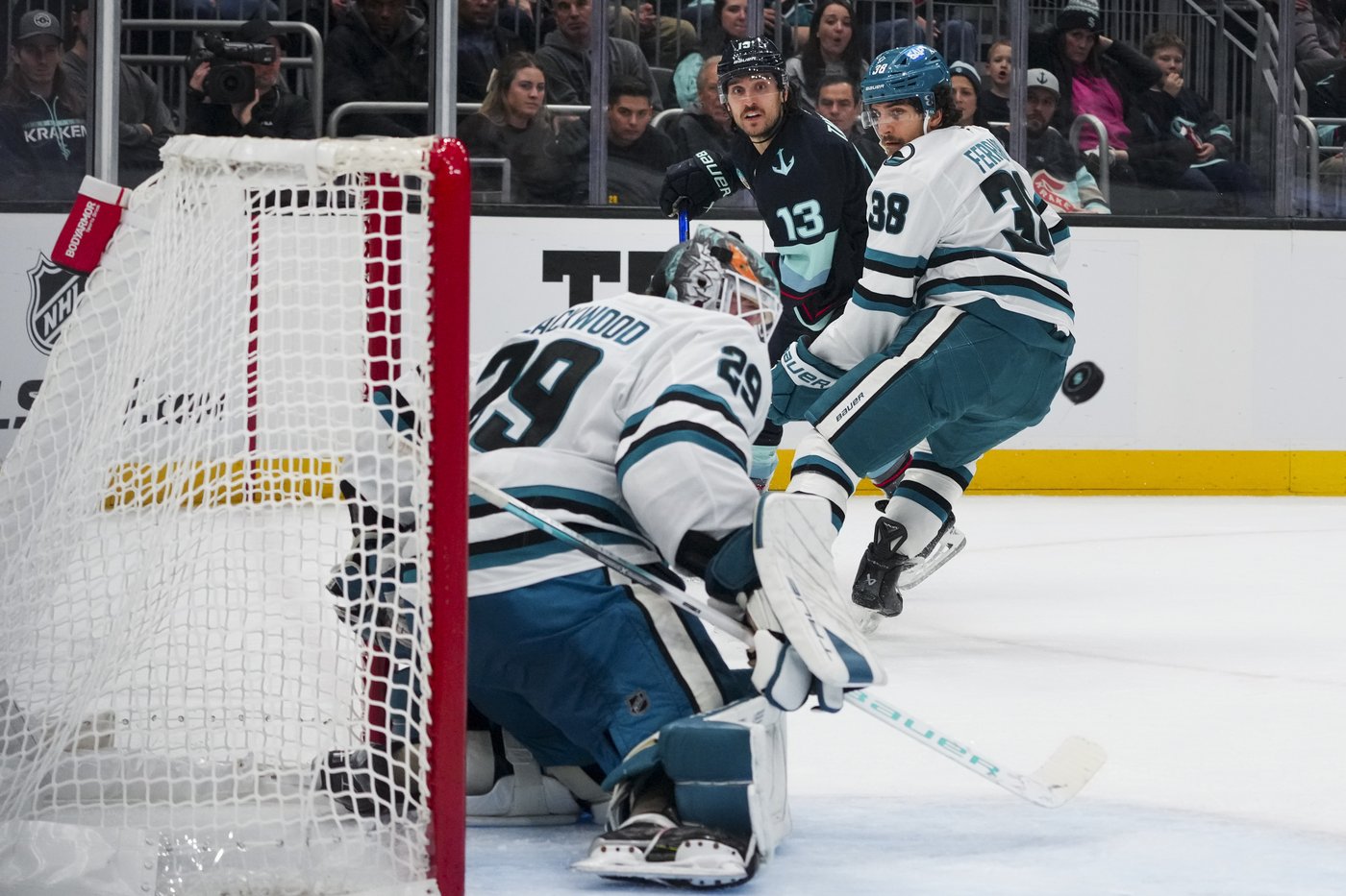Mikael Granlund and Jake Walman set up all the goals for the Sharks in 4-2 win over the Kraken | iNFOnews.ca