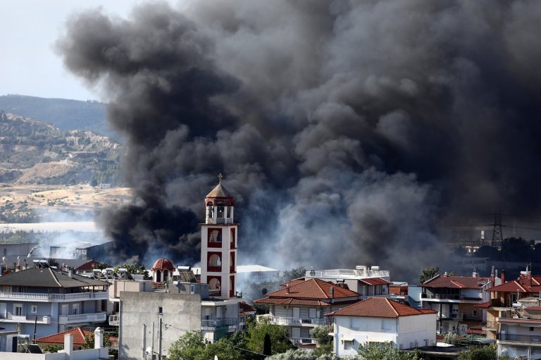 Wildfires rage in Portugal, Greece and Spain while Greek authorities warn of toxic smoke | iNFOnews.ca