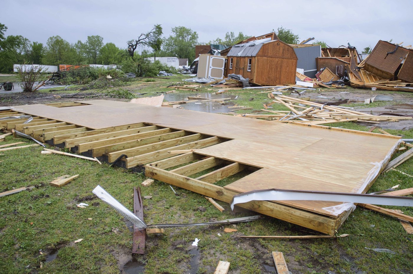 Tornado-producing storm deals deadly weather to Oklahoma and Texas | iNFOnews.ca Tornado-producing storm deals deadly weather to Oklahoma and Texas | iNFOnews.ca