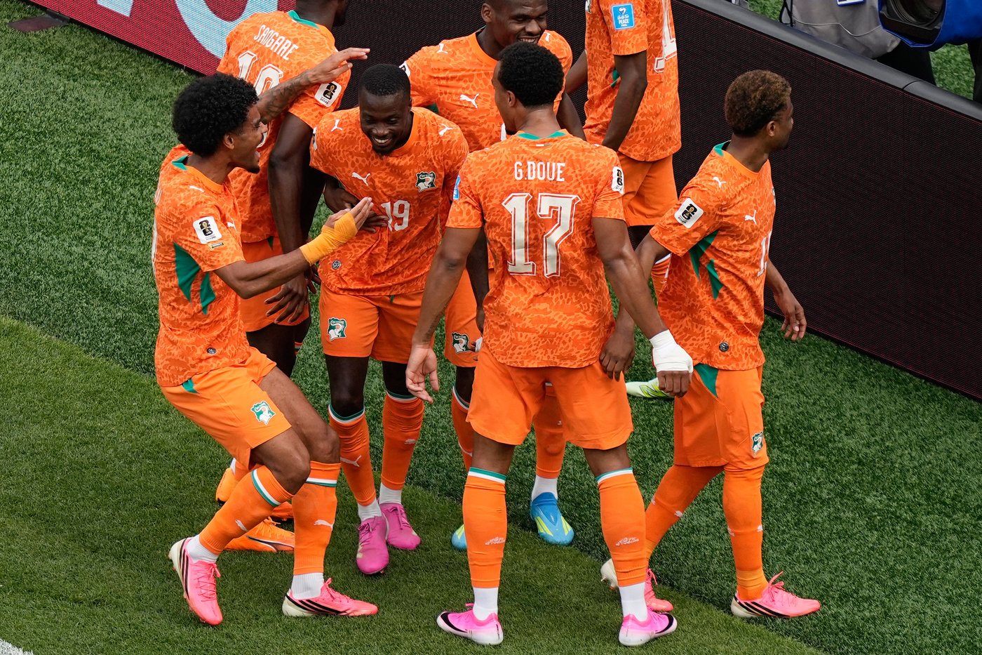 Ivory Coast into World Cup knockout round for 1st time as Pépé scores twice in 2-0 win over Curaçao | iNFOnews.ca