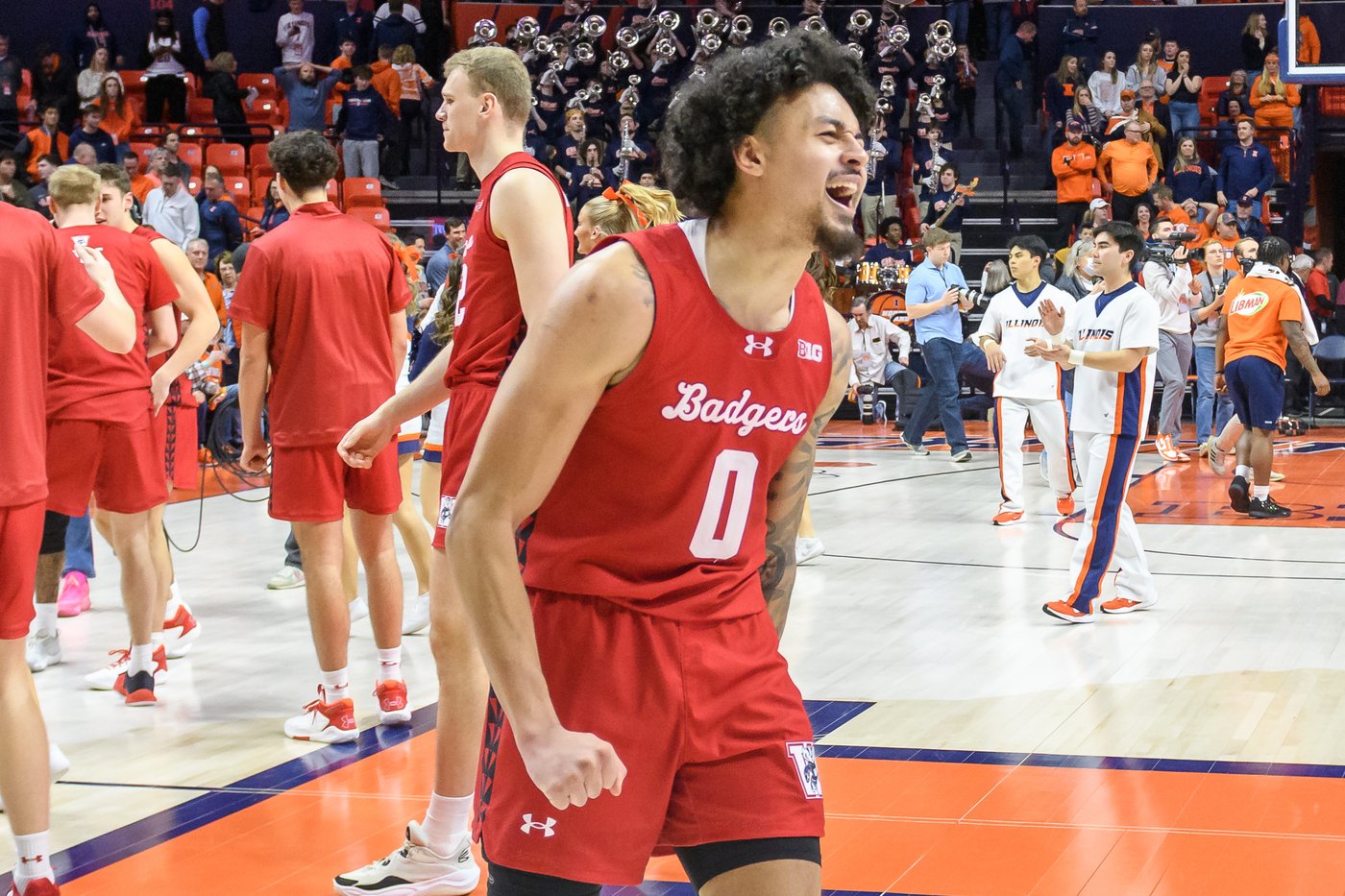 Wisconsin rallies from 12-point second-half deficit for 92-90 overtime win over No. 8 Illinois | iNFOnews.ca