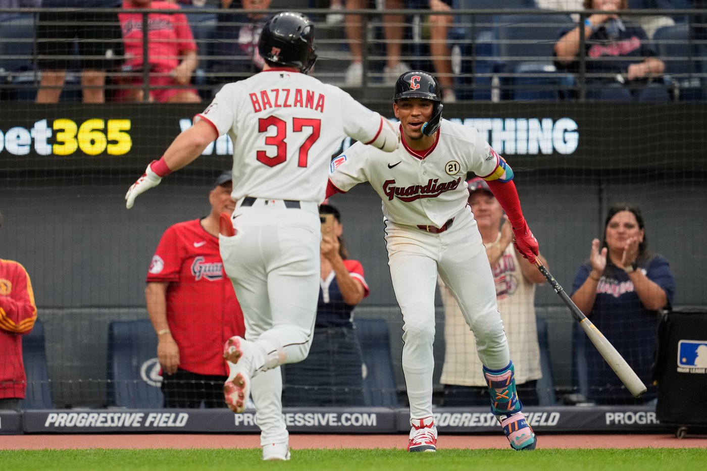 Rocchio delivers 2-run double in 9th, Guardians rally to stun White Sox 7-6 and tighten AL Central | iNFOnews.ca Rocchio delivers 2-run double in 9th, Guardians rally to stun White Sox 7-6 and tighten AL Central | iNFOnews.ca