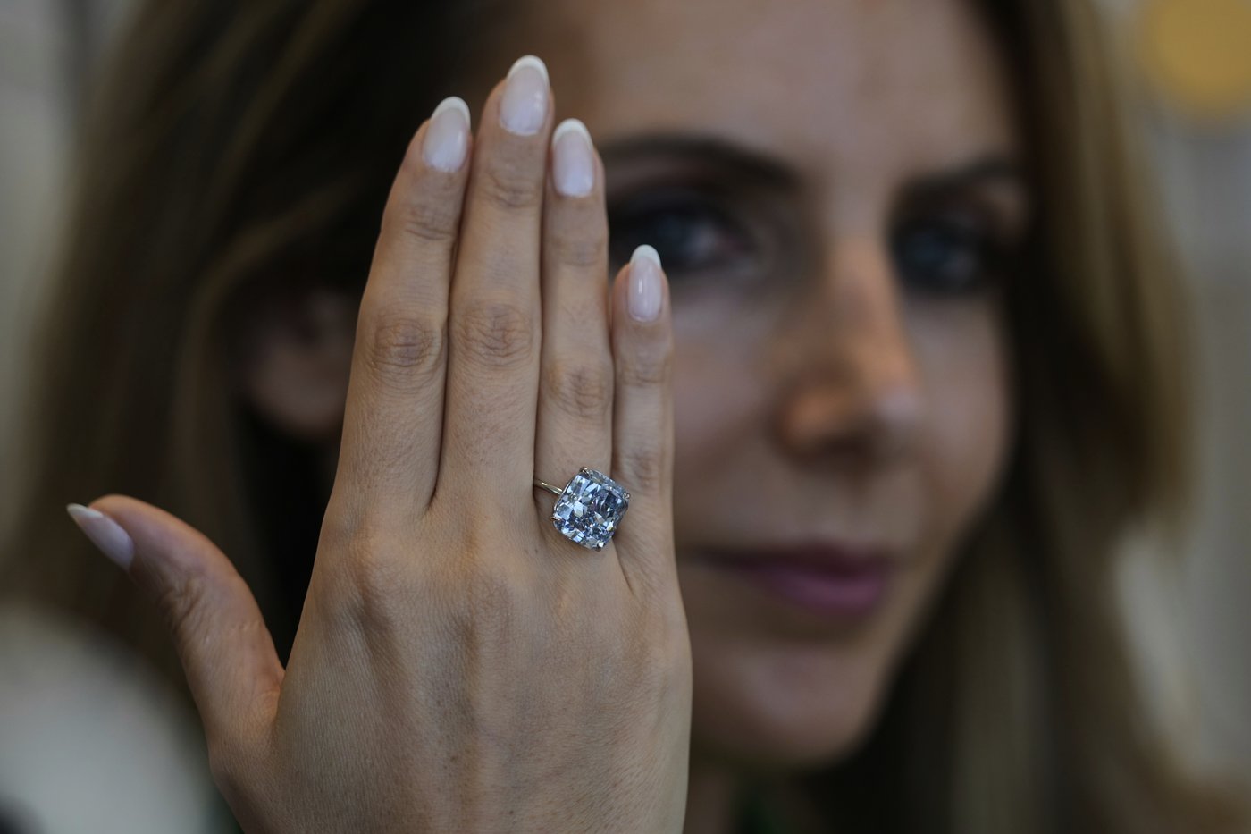 A 10-carat blue diamond shines at a $100 million exhibition in Abu Dhabi | iNFOnews.ca
