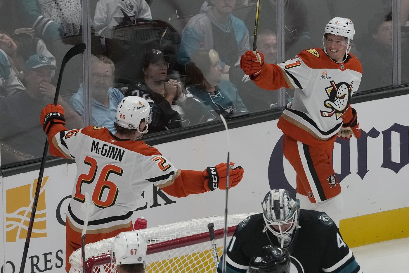 Lundestrom snaps scoreless tie in 3rd and Dostal gets shutout as Ducks blank Sharks 2-0 | iNFOnews.ca