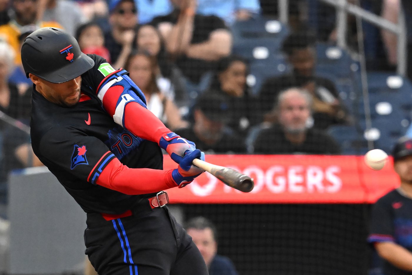 Jays beat Angels 4-3 in 10 innings as Clement bunt causes chaos for visitors | iNFOnews.ca Jays beat Angels 4-3 in 10 innings as Clement bunt causes chaos for visitors | iNFOnews.ca
