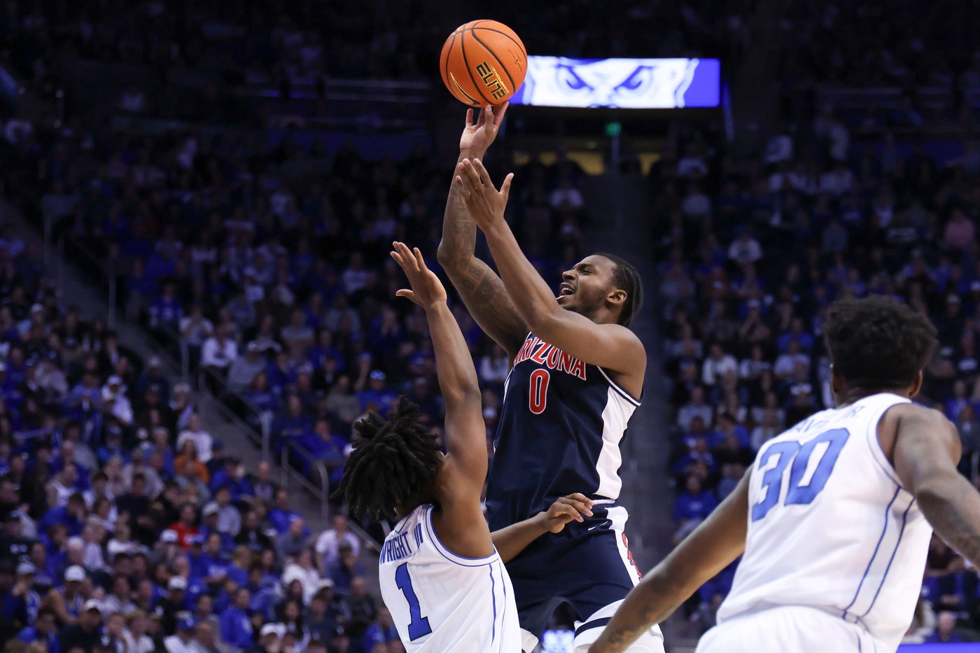 Top-ranked Arizona withstands late rally by No. 13 BYU to remain unbeaten with 86-83 win | iNFOnews.ca