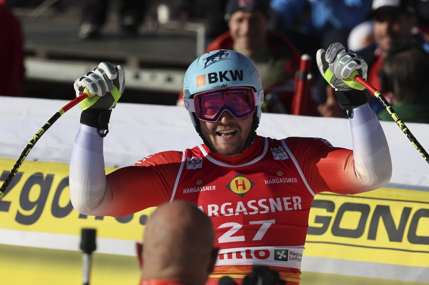 Moeller earns first World Cup win as another injured skier is airlifted off 2026 Olympics slope | iNFOnews.ca