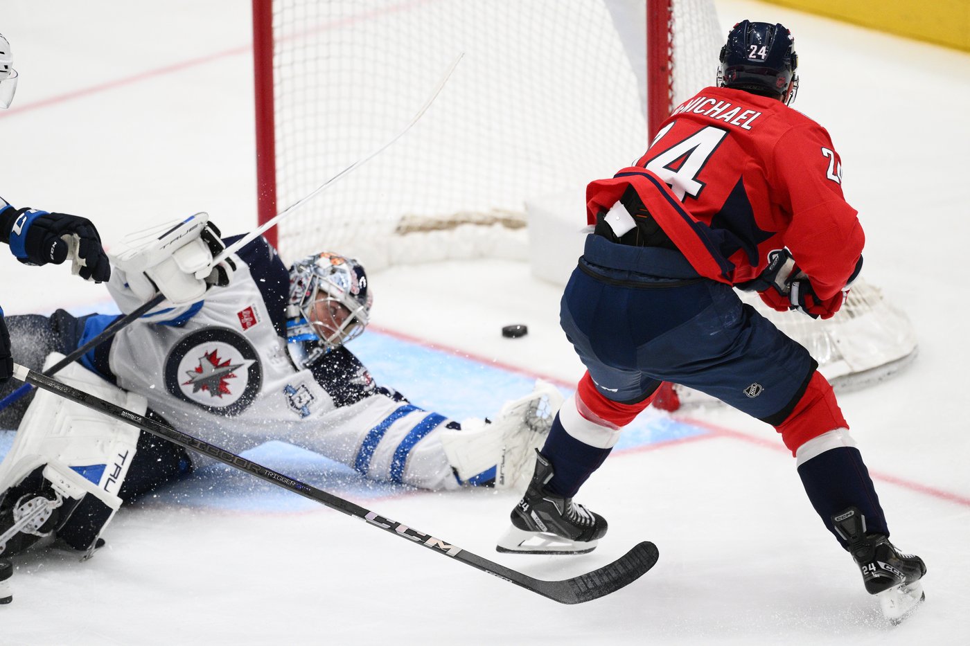 Alex Ovechkin stays hot to lift Capitals 4-3 over Jets | iNFOnews.ca