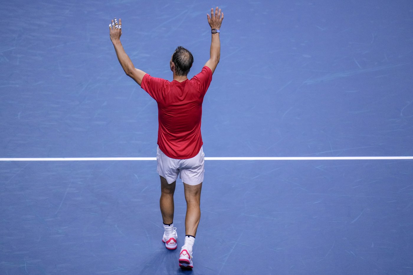An emotional Rafael Nadal retires at the Davis Cup after he loses and Spain is eliminated | iNFOnews.ca