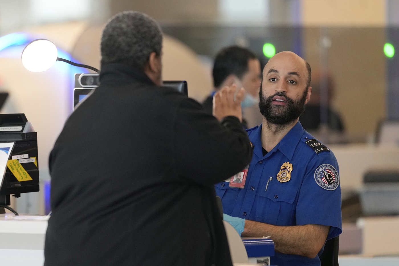 PHOTO COLLECTION: REAL ID requirements for the U.S. domestic flyers begins | iNFOnews.ca