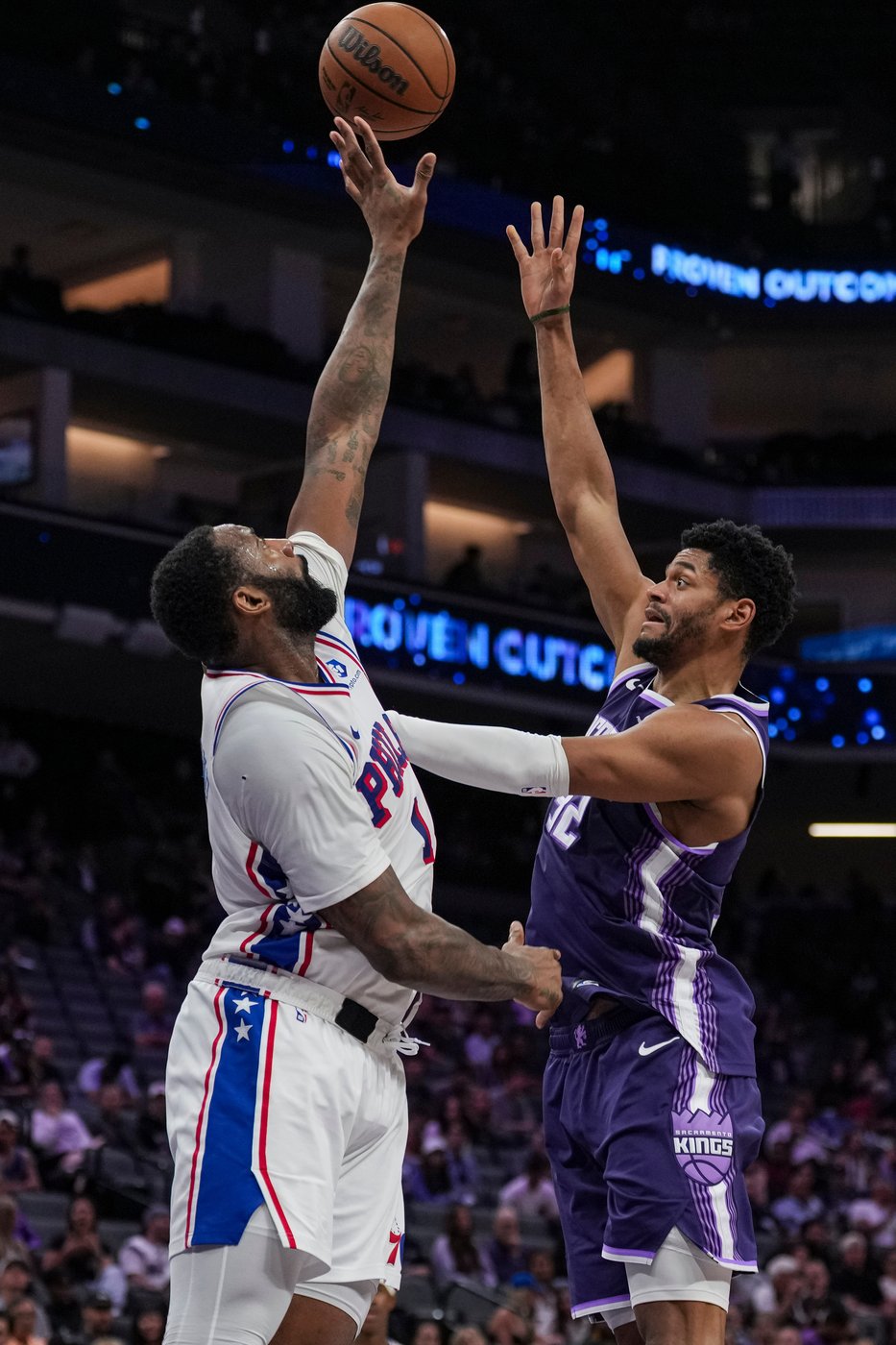 76ers' Andre Drummond gets $25,000 fine from NBA for objectionable gesture | iNFOnews.ca
