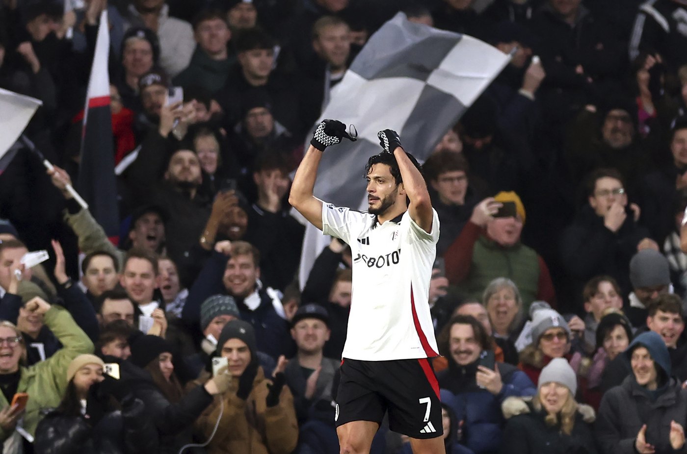 Feels like 1979: Nottingham Forest moves into 2nd place behind rampant Liverpool in Premier League | iNFOnews.ca