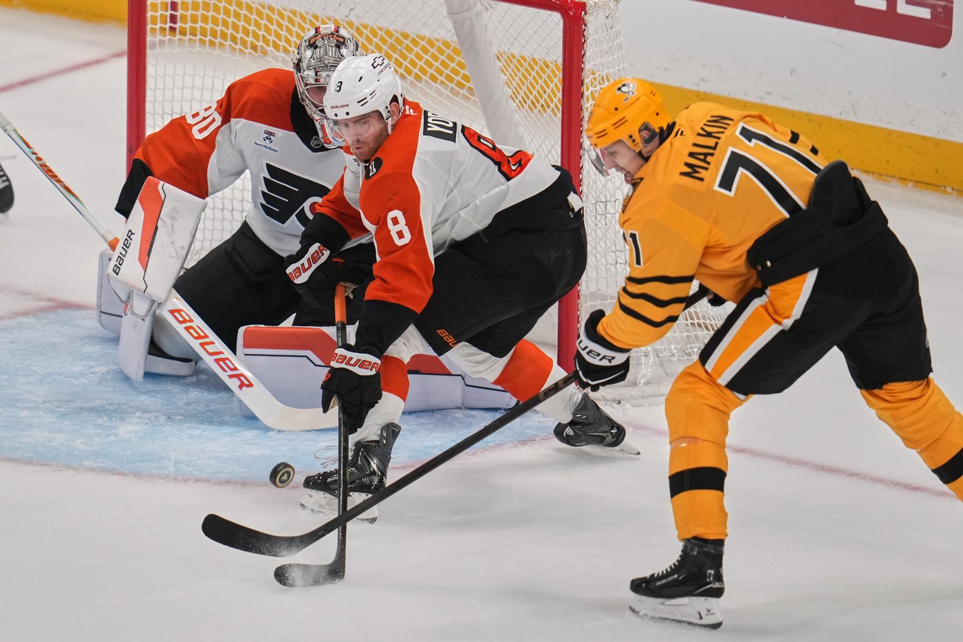 Vladar stops 27 shots as Flyers top Penguins 3-0 to take commanding 2-0 lead in first-round series | iNFOnews.ca Vladar stops 27 shots as Flyers top Penguins 3-0 to take commanding 2-0 lead in first-round series | iNFOnews.ca