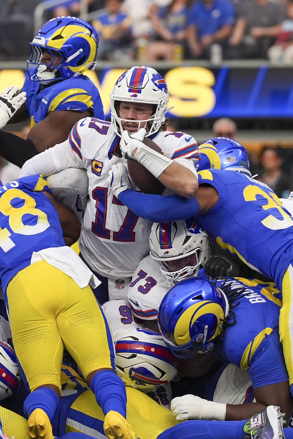 Josh Allen's record day not enough as Bills' 7-game winning streak is snapped by Rams | iNFOnews.ca