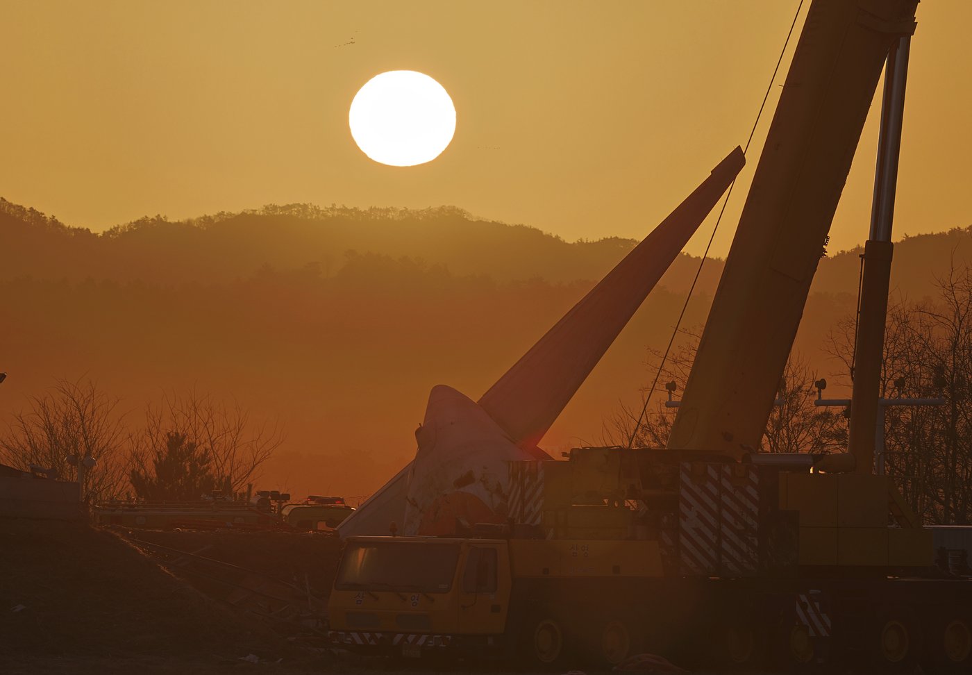 South Korea air crash investigators extract black box data as grieving families mourn the victims | iNFOnews.ca South Korea air crash investigators extract black box data as grieving families mourn the victims | iNFOnews.ca