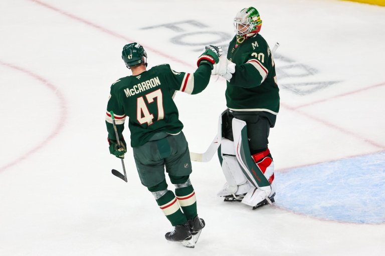 Wild's Sturm sent to hospital for exam after puck strikes his head, reminding team of Faber's injury | iNFOnews.ca