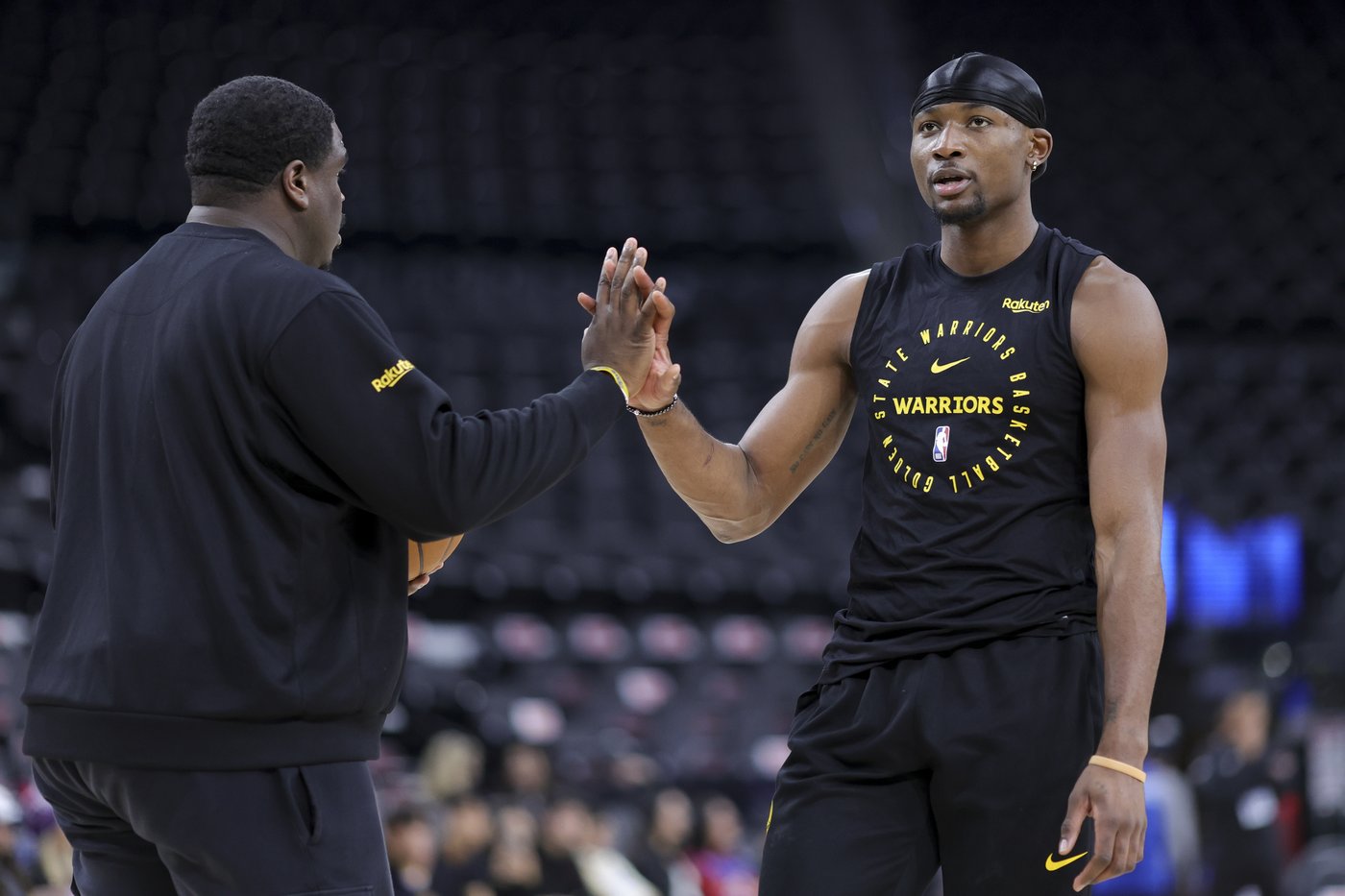 Clippers hang on to beat slumping Curry-less Warriors 102-92 with 6 players in double figures | iNFOnews.ca Clippers hang on to beat slumping Curry-less Warriors 102-92 with 6 players in double figures | iNFOnews.ca