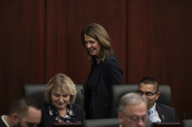 Alberta premier responds to threat of broader labour action in call-in radio show | iNFOnews.ca Alberta premier responds to threat of broader labour action in call-in radio show | iNFOnews.ca