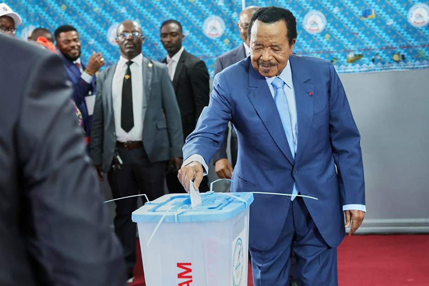 Cameroon's 92-year-old president Paul Biya sworn in again as opposition cries foul | iNFOnews.ca