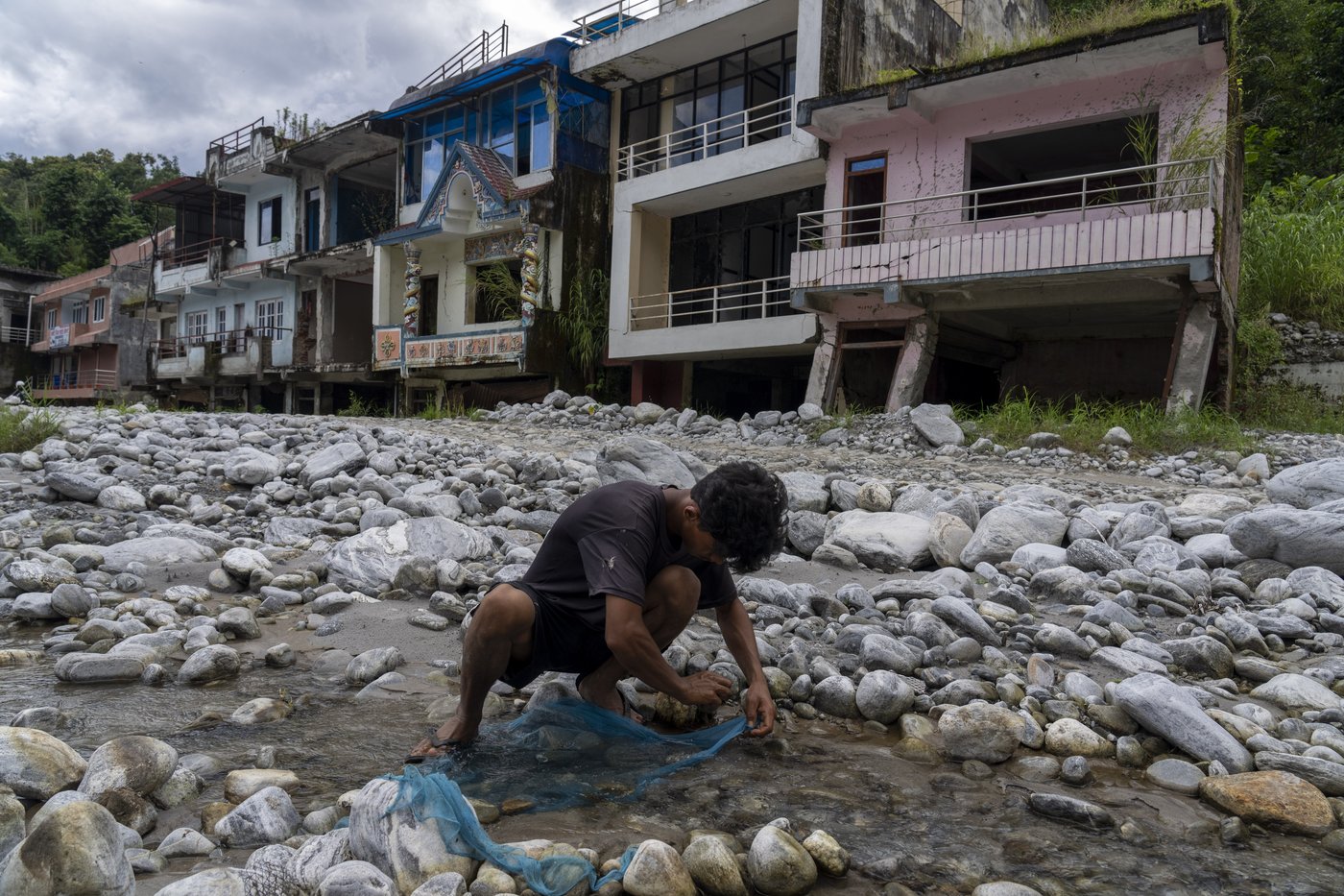 AP PHOTOS: Cascading disasters push residents of a Nepalese valley to the brink | iNFOnews.ca
