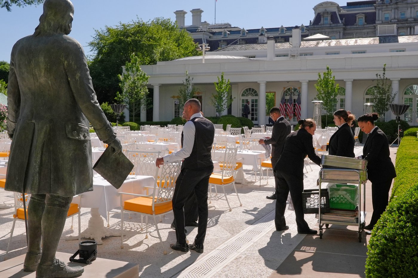 Inside Trump's remake of the White House Rose Garden. First a stone patio, then statues | iNFOnews.ca