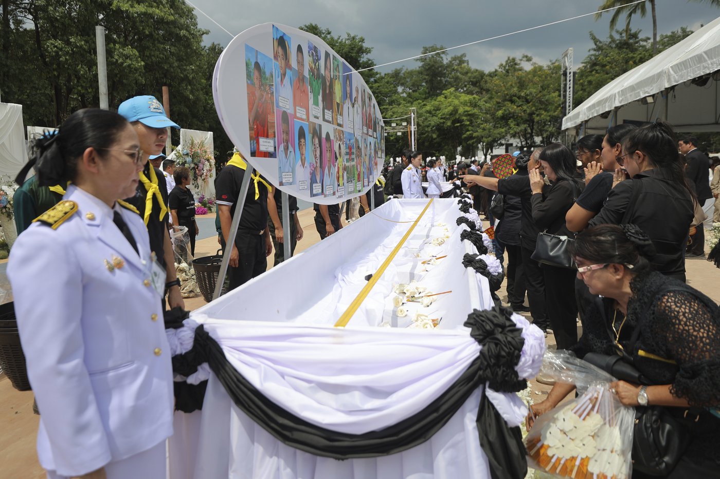 Small town in Thailand hold mass cremation for 23 who died in a school trip bus fire | iNFOnews.ca Small town in Thailand hold mass cremation for 23 who died in a school trip bus fire | iNFOnews.ca
