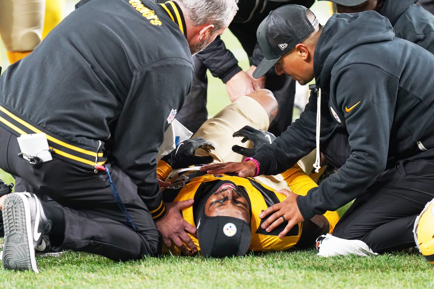 Steelers will be without injured safeties Elliott, Peppers and Clark as Indianapolis visits | iNFOnews.ca Steelers will be without injured safeties Elliott, Peppers and Clark as Indianapolis visits | iNFOnews.ca