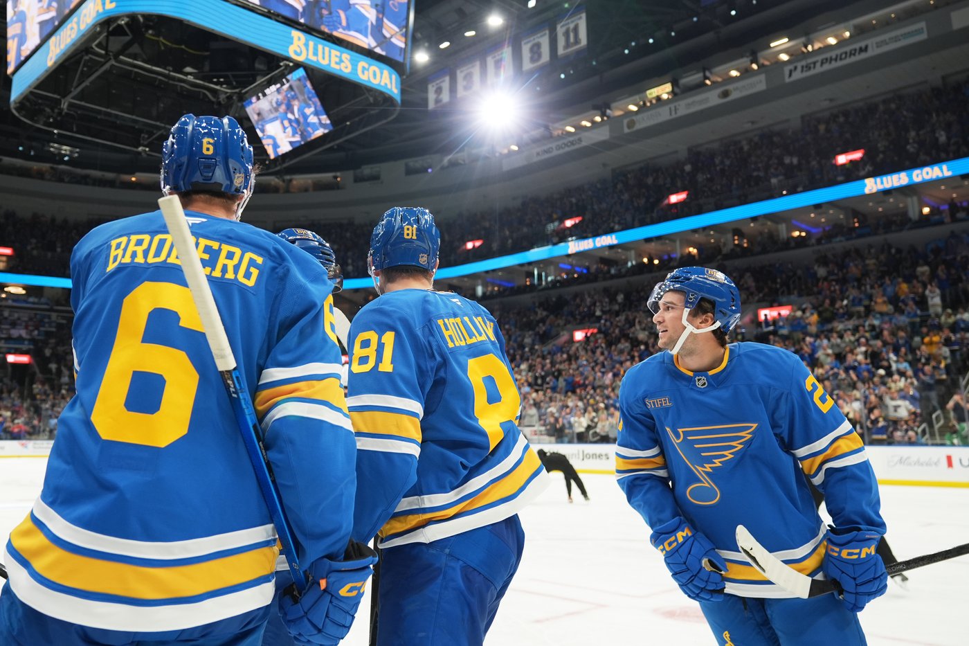 Snuggerud, Holloway lift Blues to 5-3 victory over Blue Jackets | iNFOnews.ca