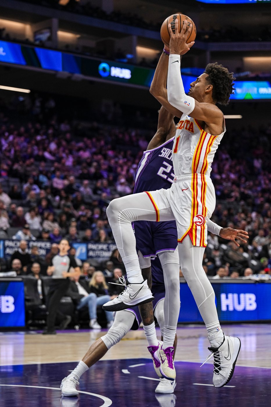 Jalen Johnson's double-double leads Hawks past Kings 133-100 | iNFOnews.ca