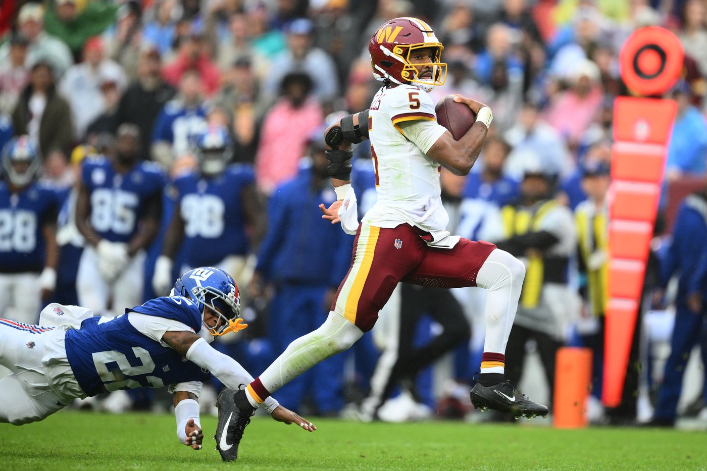 Jayden Daniels returns and scores twice, but overtime gaffe costs Commanders in 27-27 tie vs. Giants | iNFOnews.ca