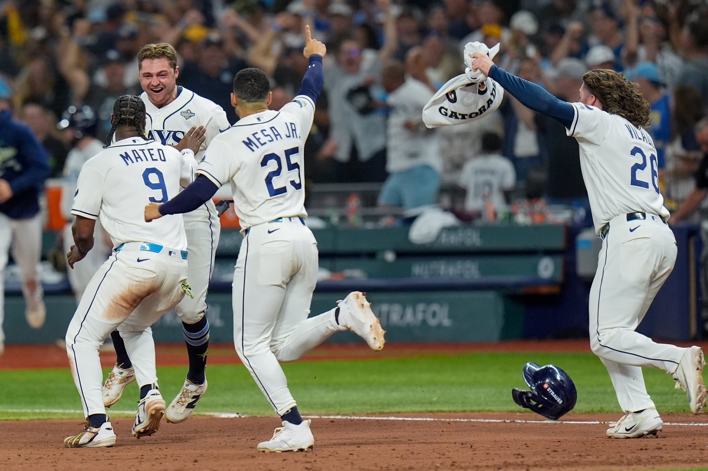 Rays stun Brewers with 2-run rally in 12th inning and force World Series Game 5 with 4-3 win | iNFOnews.ca Rays stun Brewers with 2-run rally in 12th inning and force World Series Game 5 with 4-3 win | iNFOnews.ca