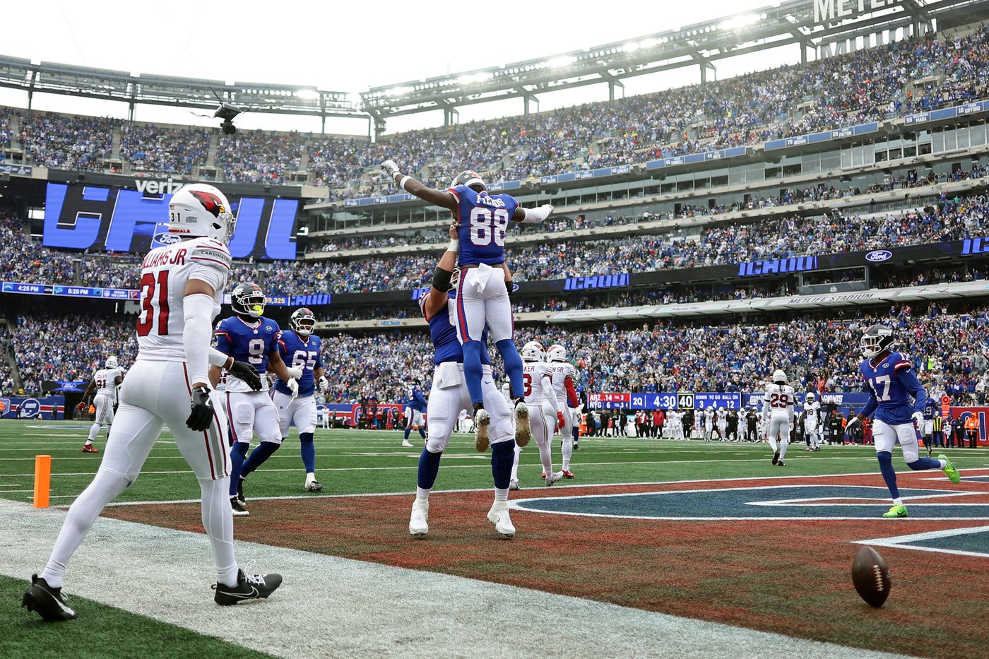 Winston throws 3 TD passes and Banks' pick-6 seals Giants' 36-24 win over Cardinals | iNFOnews.ca Winston throws 3 TD passes and Banks' pick-6 seals Giants' 36-24 win over Cardinals | iNFOnews.ca