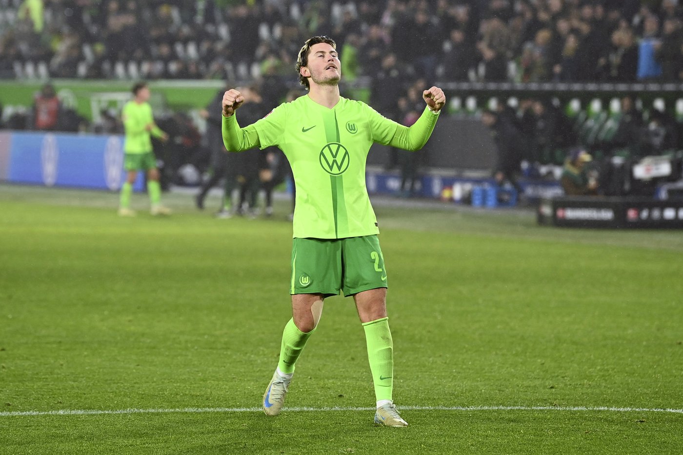 Wind powers Wolfsburg to 4-3 win after trailing Mainz three times in Bundesliga thriller | iNFOnews.ca Wind powers Wolfsburg to 4-3 win after trailing Mainz three times in Bundesliga thriller | iNFOnews.ca