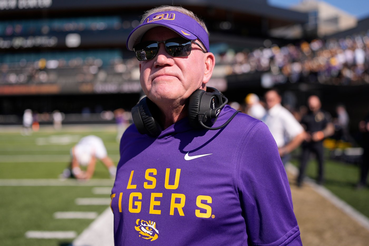 Fired coach Brian Kelly lawsuit alleges LSU is declining to honor the terms of his contract | iNFOnews.ca Fired coach Brian Kelly lawsuit alleges LSU is declining to honor the terms of his contract | iNFOnews.ca