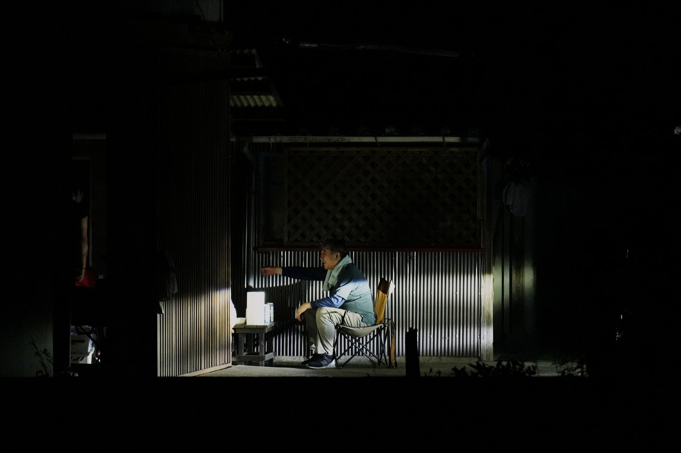Photos show the aftermath of a damaging earthquake in southwestern Japan | iNhome