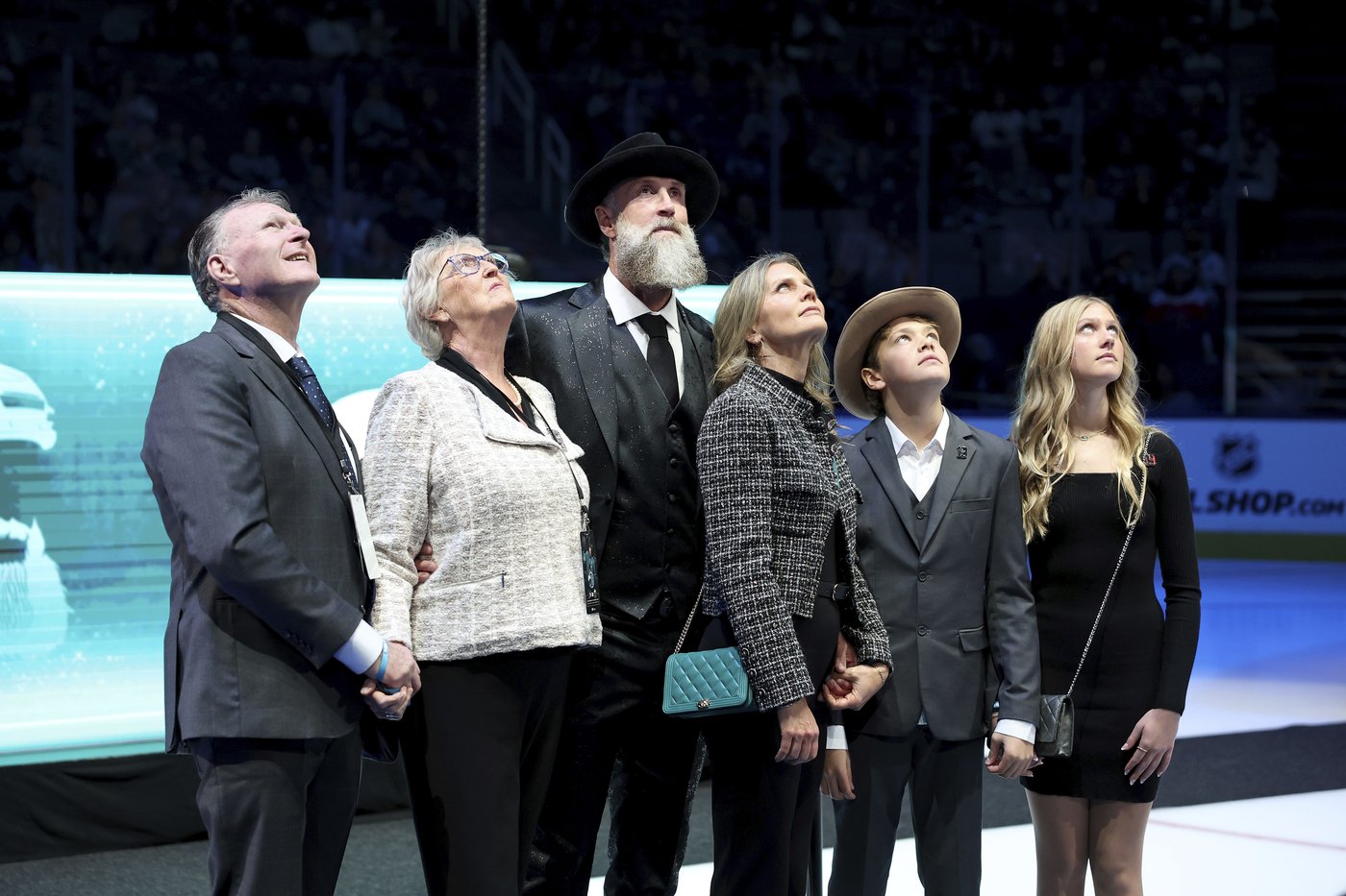 San Jose Sharks retire Joe Thornton's No. 19 jersey in emotional ceremony | iNFOnews.ca