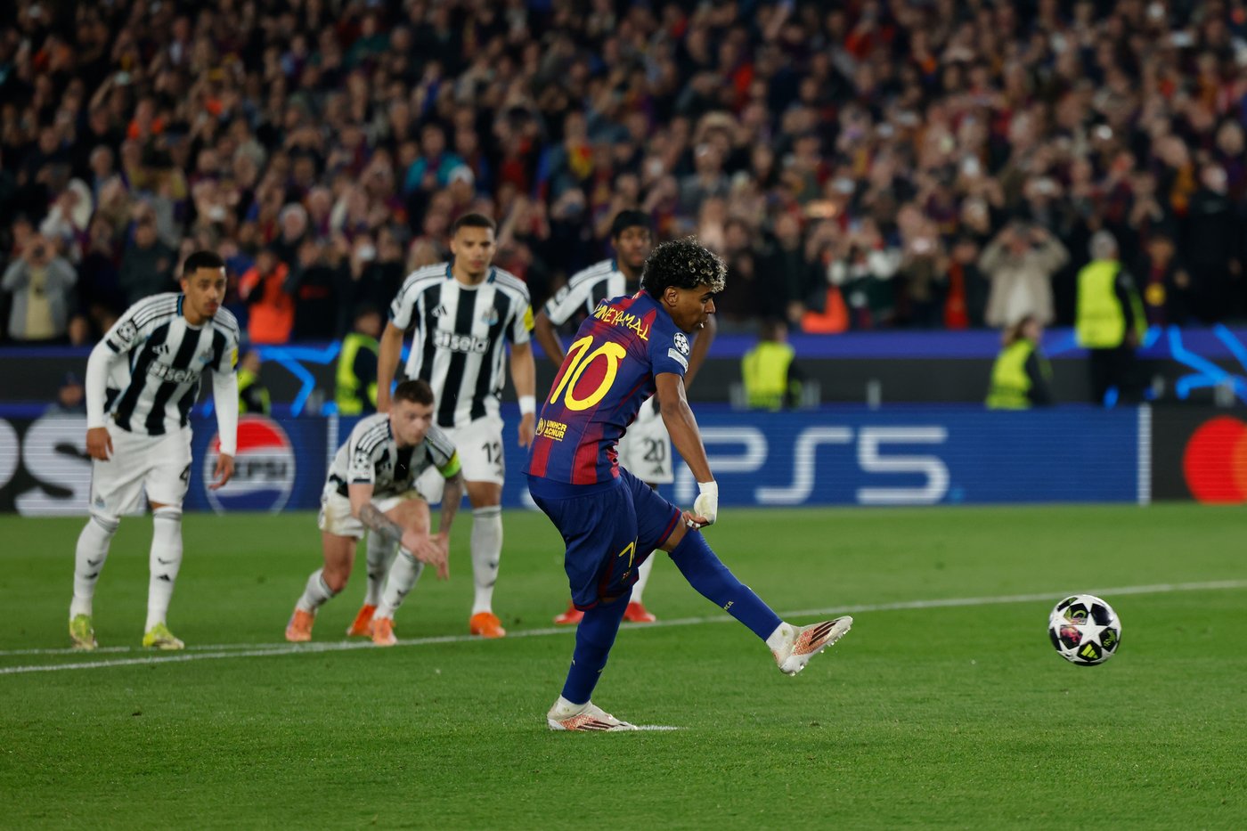 Champions League: Barcelona scores 7, Liverpool revives, Bayern cruises and Atletico survives | iNFOnews.ca