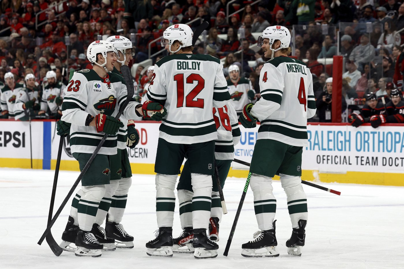 Filip Gustavsson makes 20 saves in the Wild's 4-0 victory over the Hurricanes | iNFOnews.ca