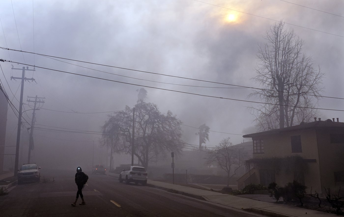 Monstrous wildfires blanket Southern California with smoky air, threatening the health of millions | iNFOnews.ca