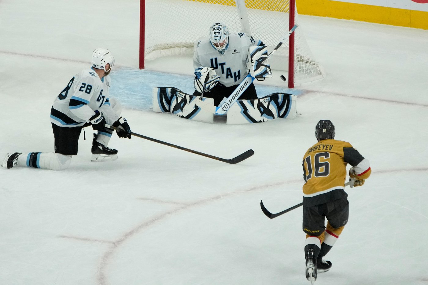 Howden's short-handed goal gives Golden Knights 5-4 double-OT win over Mammoth and 3-2 series lead | iNFOnews.ca