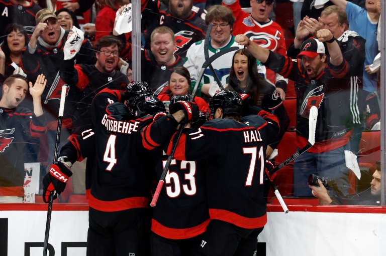 Stankoven, Hall, Andersen help Carolina Hurricanes top the Ottawa Senators 2-0 to open NHL playoffs | iNFOnews.ca